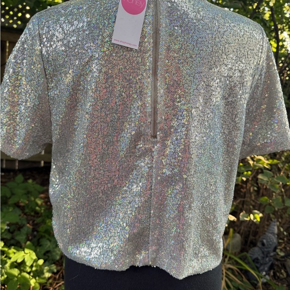 Honey Maddy Silver Sequin Women's Top. Size M. New with tags. - Picture 3 of 8